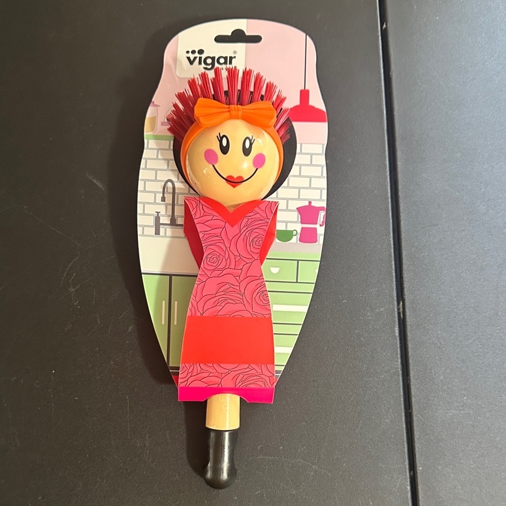 Vigar girl scrub brush for kitchen